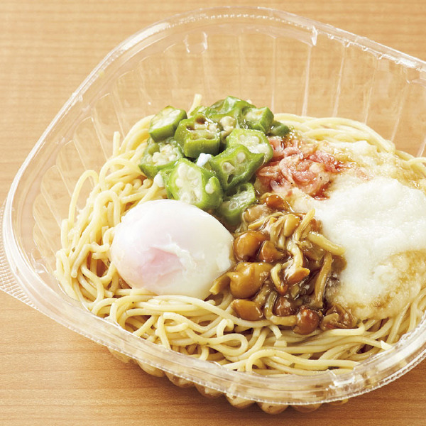 とろろと半熟たまごのねばねば冷製パスタ