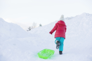 【子供大喜び】雪遊びグッズ12選！本格的なそりや雪合戦アイテムで盛り上がろう